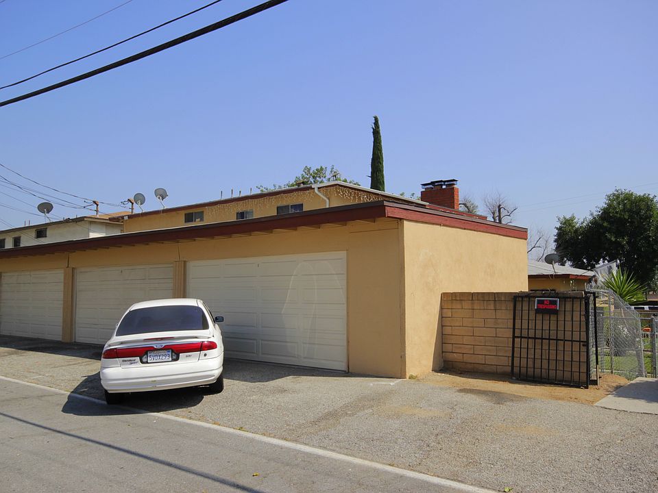 2nd image of 2511 Hayes Dr