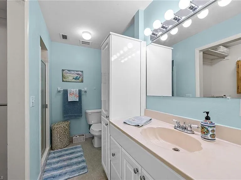 6725 Winkler Rd #C203 — Photo 32