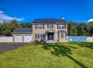 587 Blue Point Rd, Holtsville, NY 11742