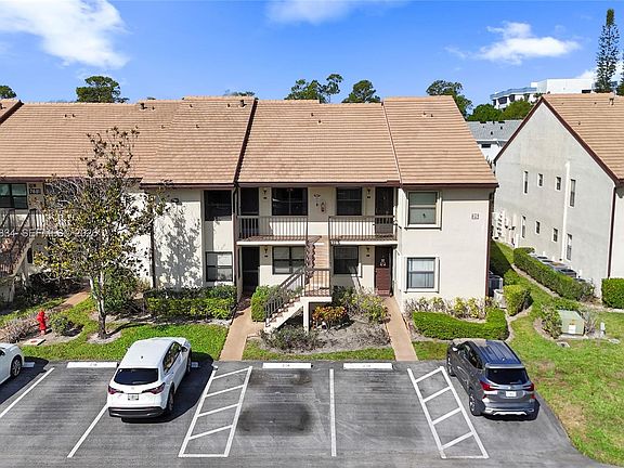 3rd image of 7681 Tahiti Ln APT 205