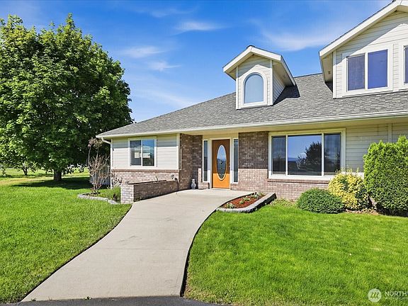 3rd image of 221 Shane Porter Road