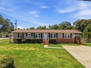 320 E Earp St, Holly Springs, NC 27540