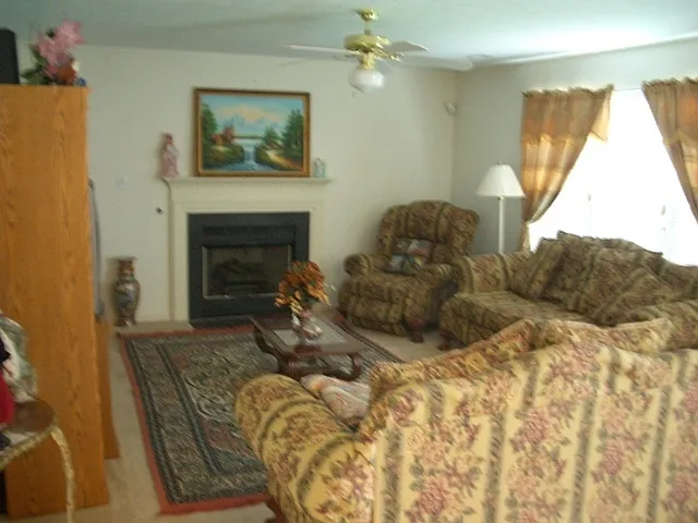 776 Michelle Dr — Photo 4