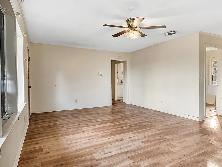 1121 Wheeler St — Photo 6
