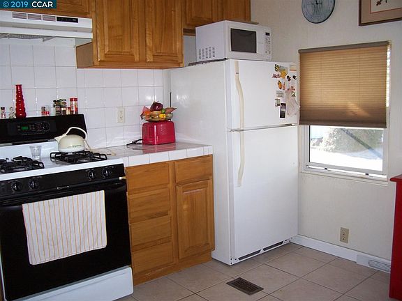 2nd image of 381 Avenida Flores #82