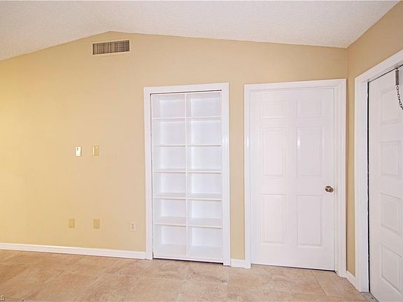 5th image of 6421 Royal Woods Dr
