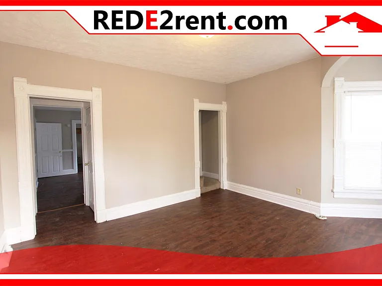 327 Vernon Ave — Photo 2