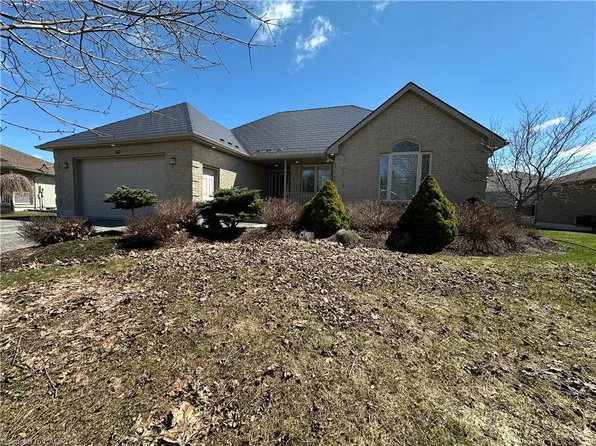 540 Old 81 St, Minto, ON N0G 2P0