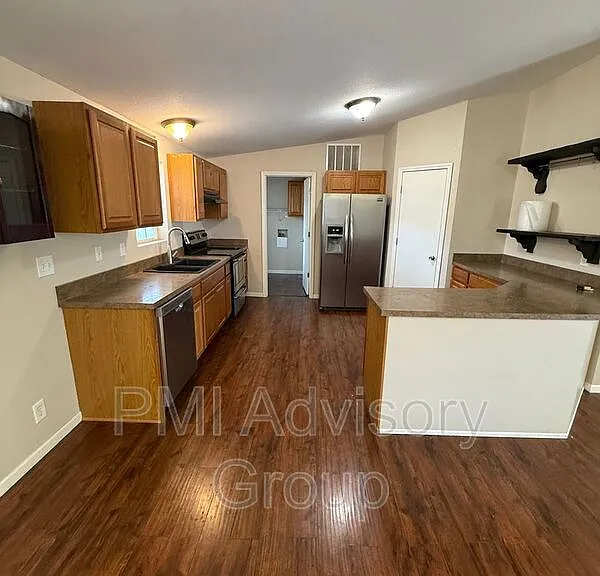 1727 SW Mission Ave — Photo 6