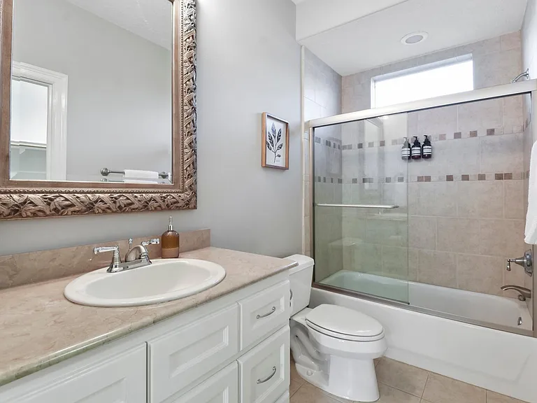 1202 W 25th St — Photo 30