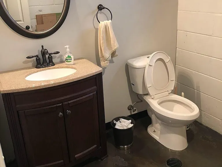 410 Catalpa Dr — Photo 21