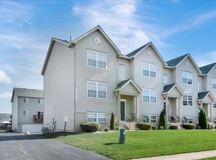 2000 S Austrian Pine St, Lockport, IL 60441