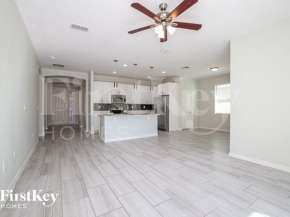 3rd image of 878 Marisa Ln