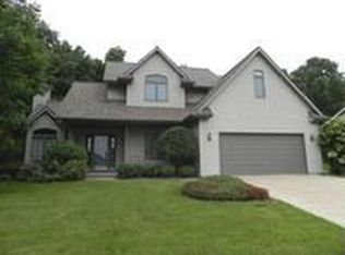 710 Bascom Hill Dr, Baraboo, WI 53913