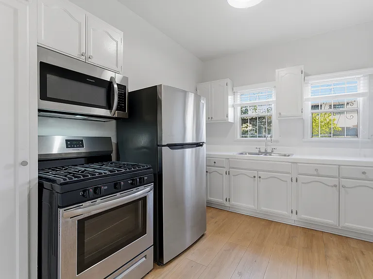 1553 2nd Ave #2 — Photo 11