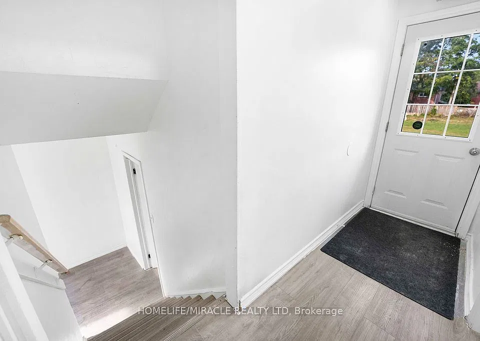 2037 Simcoe St N #BASEMENT