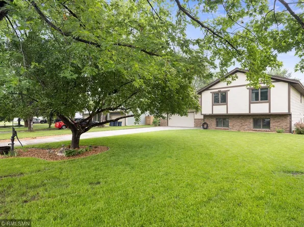 1245 Polk St S, Shakopee, MN 55379
