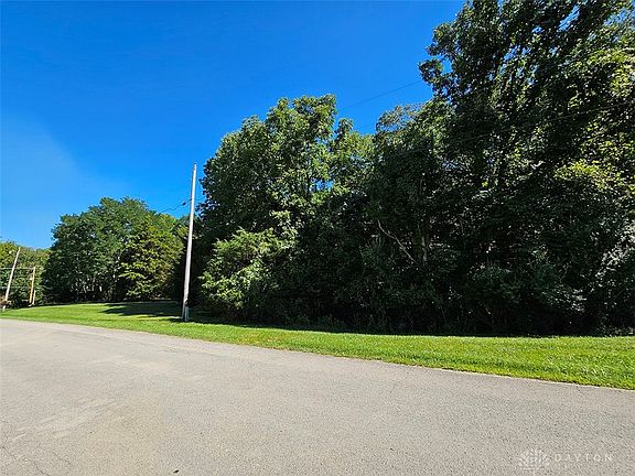 3rd image of 0 Lakeshore Dr E