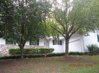 1006 Laura Dr, Dalton, GA 30721