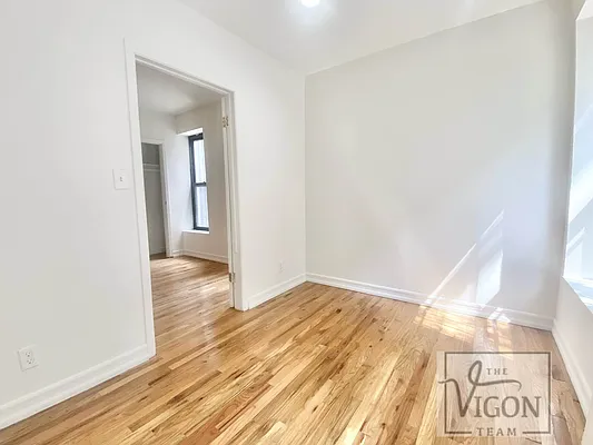 Rented by Bond New York | media 20