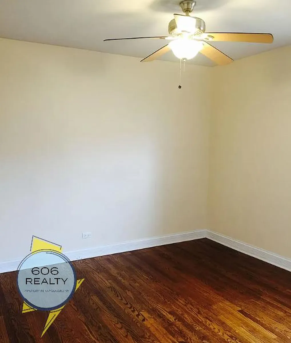 Building Photo - 4860 W Warner Ave #1