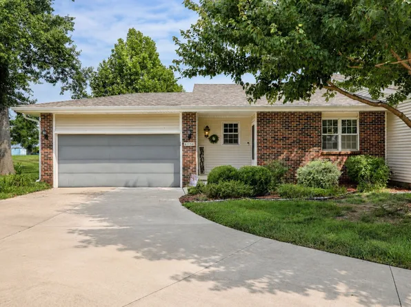 6154 Terrace Dr, Johnston, IA 50131