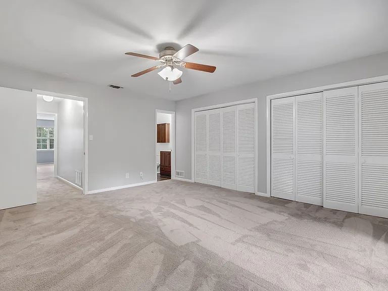 738 E Jefferson St — Photo 24