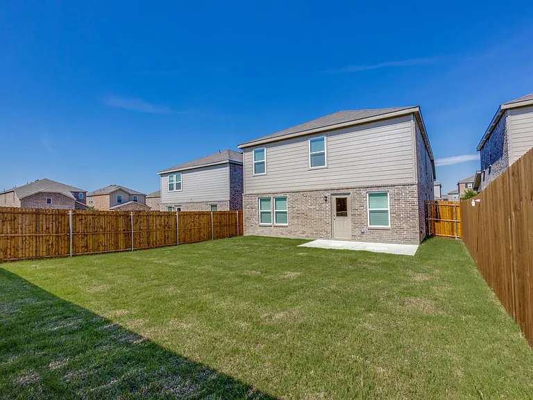 877 Table Rock St — Photo 23