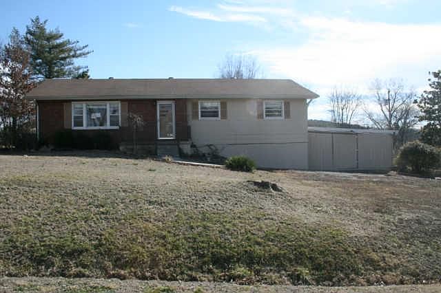 1st image of 105 Terrace Ln