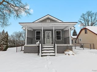 25048 Doxtator St, Dearborn, MI 48128