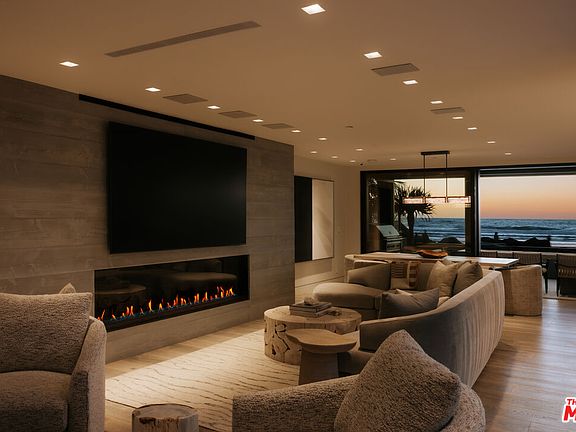 3rd image of 3000 Sandy Ln