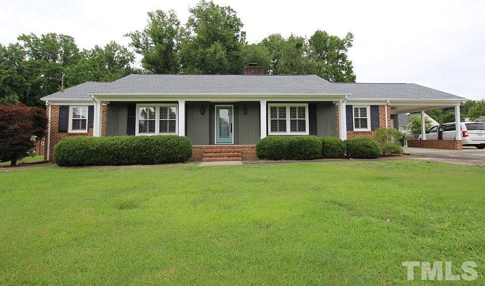 1st image of 214 Pinewood Dr