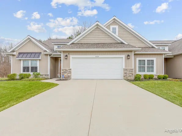 6654 Creekside View Dr SE, Grand Rapids, MI 49548