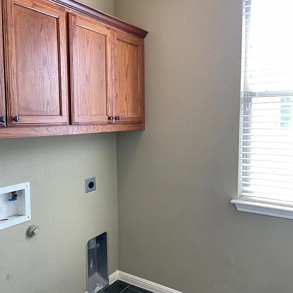 2409 Dovetail St — Photo 50