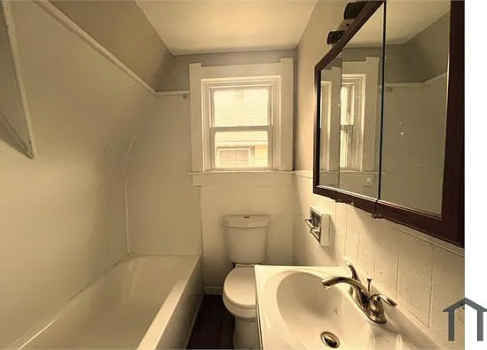 1407 Foster Ave — Photo 6