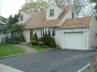 68 Winding Rd, Hicksville, NY 11801