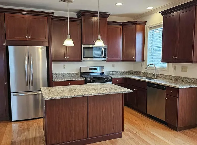 305 Canter Ct — Photo 3
