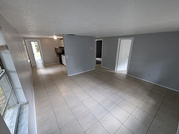 2nd image of 919 59th Avenue Dr E