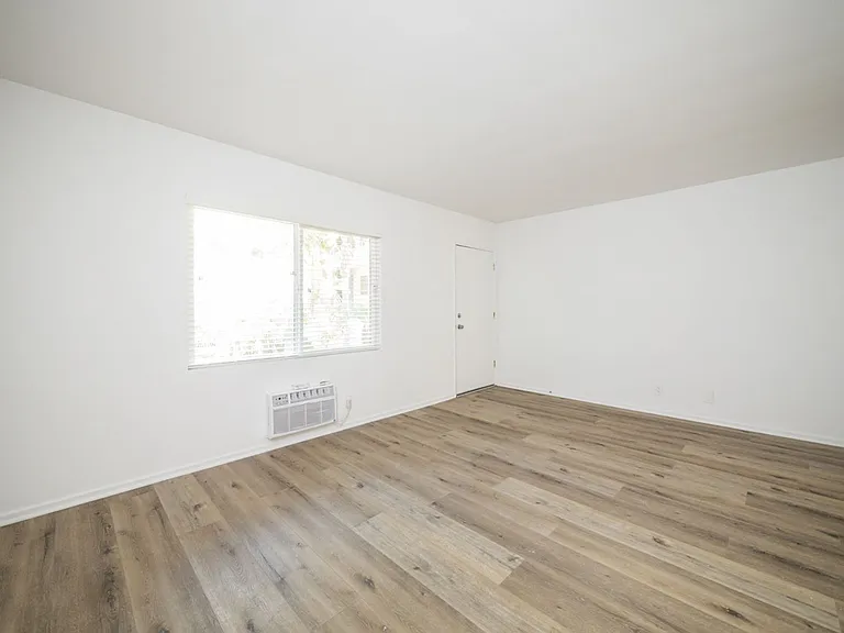 334 S. Hobart Blvd — Photo 38
