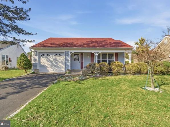 8 Marlow Ave, Manchester, NJ 08759