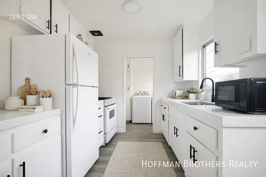 1258 N Virgil Ave #5