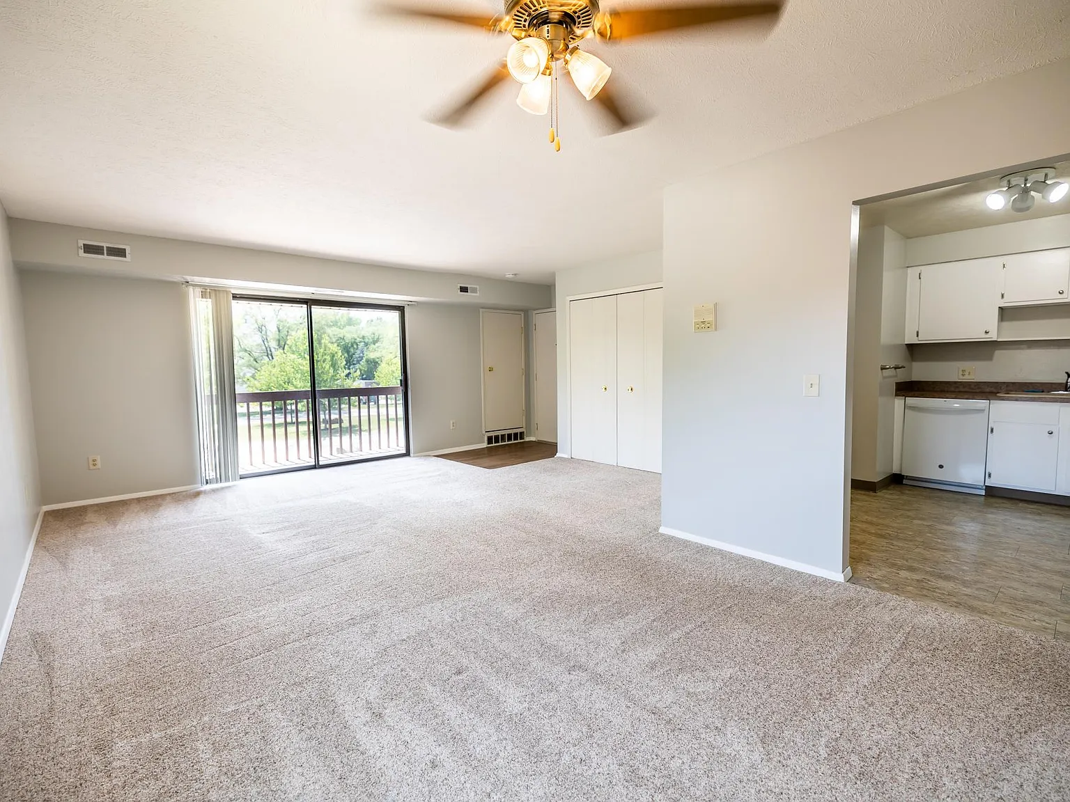 6415 Princeton Ct — Photo 4