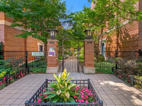 1117 W Monroe St Unit 8, Chicago, IL 60607