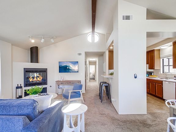 4th image of 809 Capistrano Pl #809
