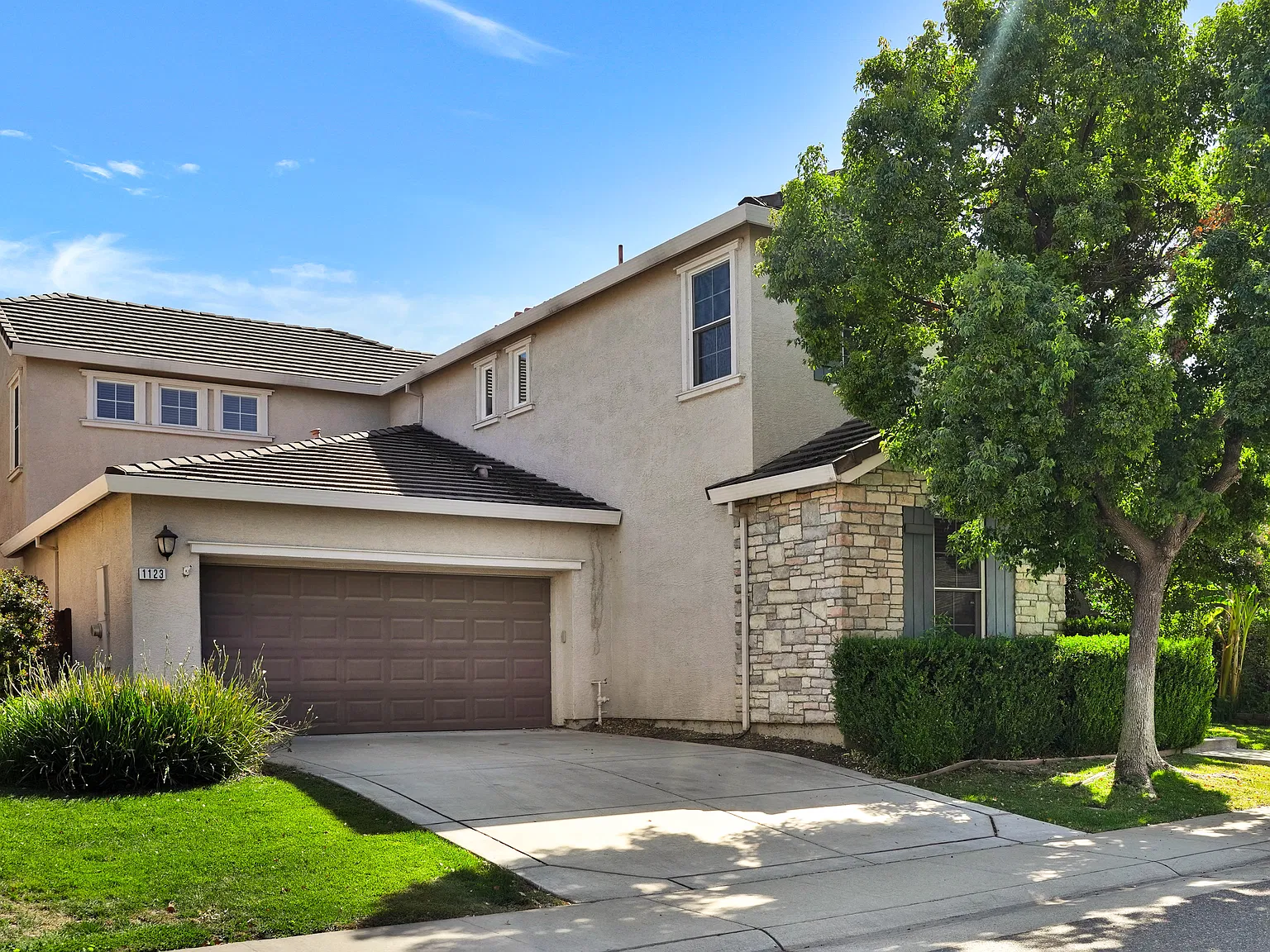 5 bed, 2875 sqft, $4,888 — Photo 4