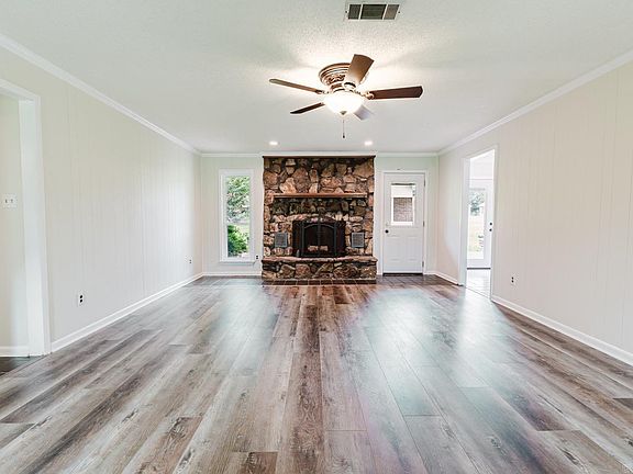 3rd image of 130 Timber Ln