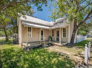 503 4th St, Bandera, TX 78003