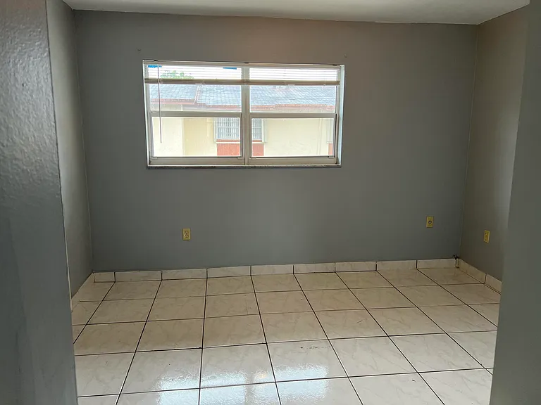 20 SW 108th Ave #F4 — Photo 12