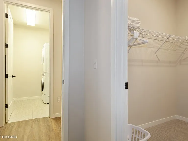 1465 Underwood Ave #201 — Photo 8