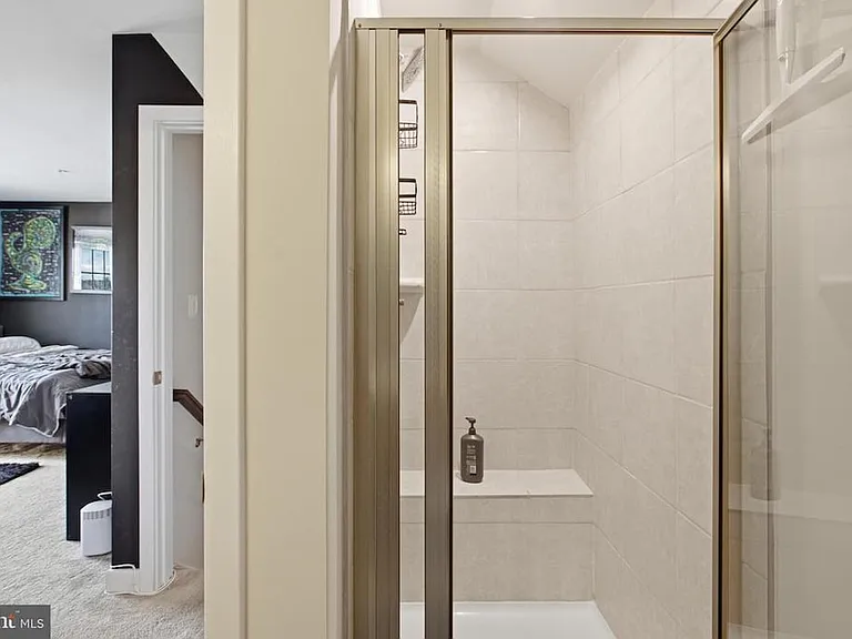 Loft Shower with Bench